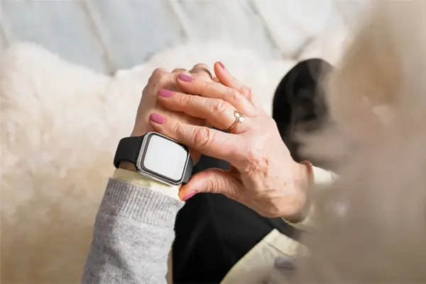 Smartwatches-for-Seniors